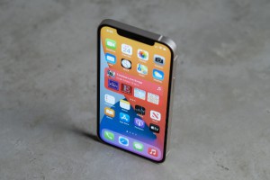 Lớp kính Ceramic Shield trên iPhone 12 có gì đặc biệt?