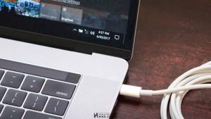 Có nên vừa sạc vừa dùng MacBook không? Đây là câu trả lời