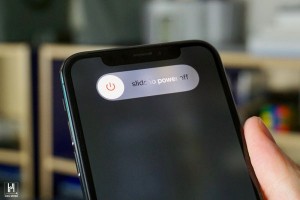 Khởi động lại iPhone giúp điện thoại mượt mà hơn, bạn biết chưa?