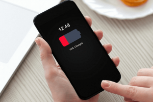 Hiếu Store - Trả lời câu hỏi: "Khi Nào Nên Thay Pin iPhone?"