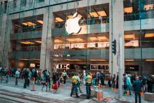 Loạt ảnh iFan xếp hàng chờ mua iPhone từ năm 2007