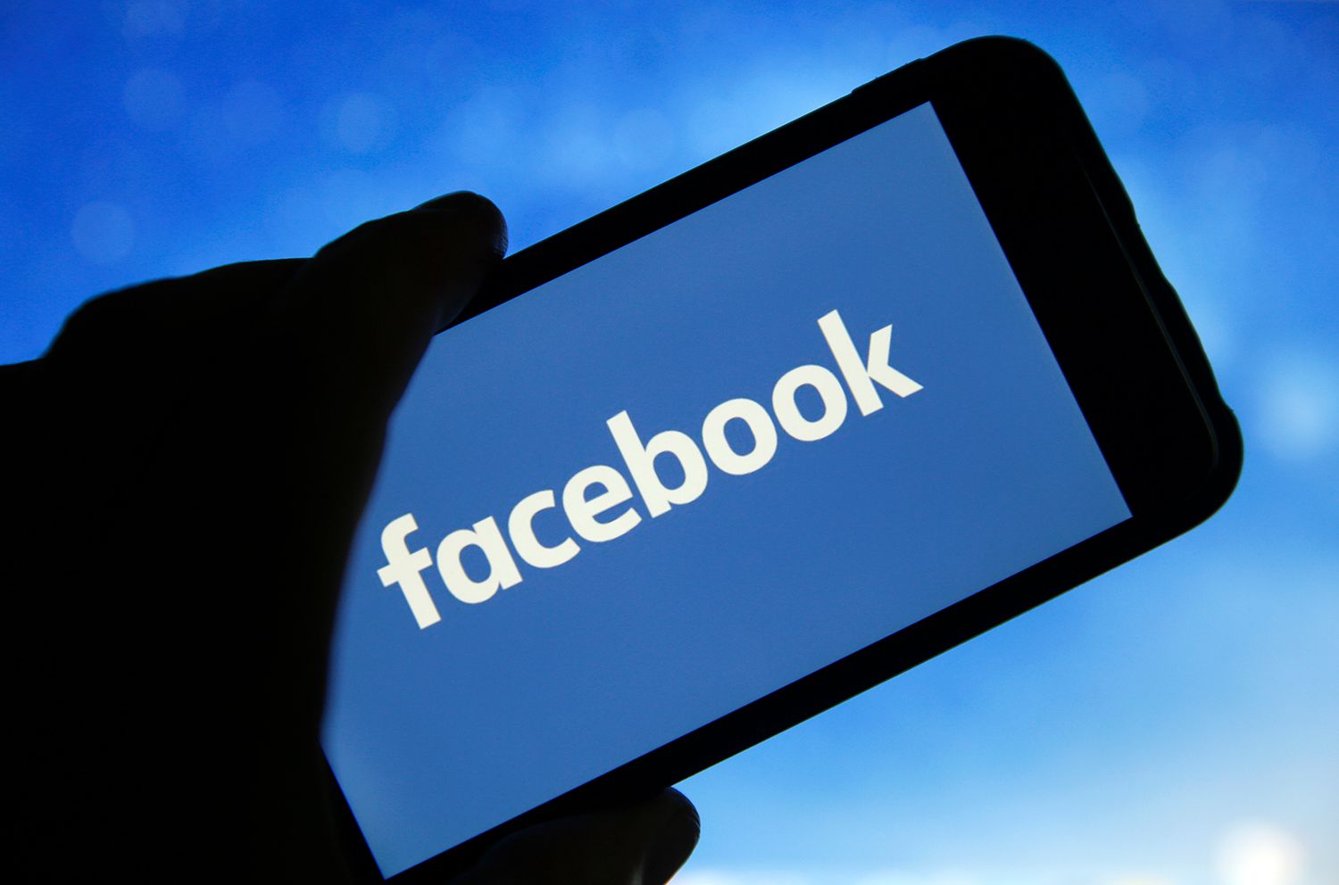 Facebook bị đăng xuất liên tục, người dùng sợ bị "hack" mất tài khoản
