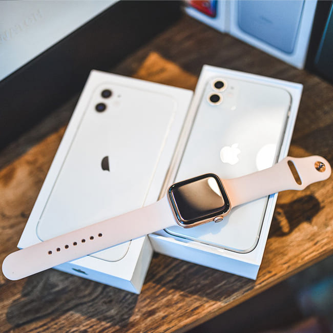[HOT SALE] Apple Watch Series 5 40mm GPS Like New